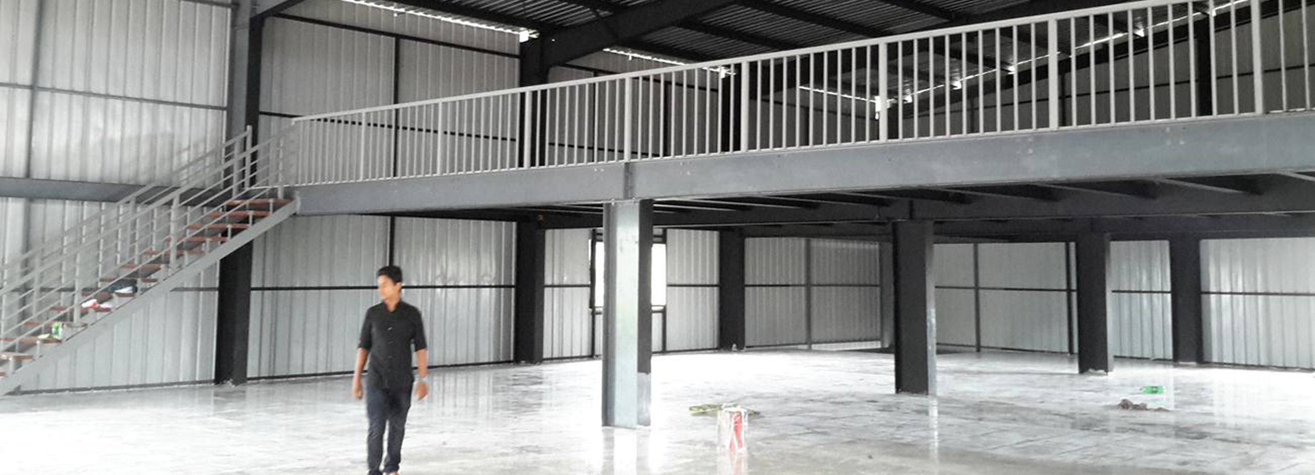 MEZZANINE FLOOR
